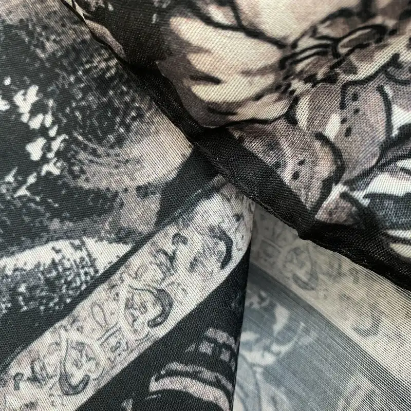 روسری زنانه مدل نخی چهارفصل منگوله دار کد 254