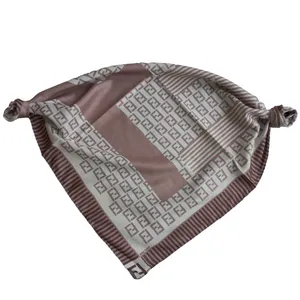 روسری زنانه فندی مدل قواره کوچک پاییزی