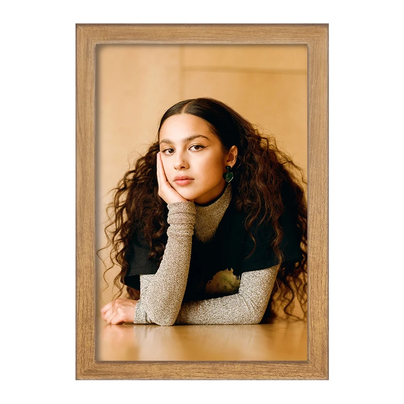 تابلو خندالو مدل اولیویا رودریگو Olivia Rodrigo  کد 19270