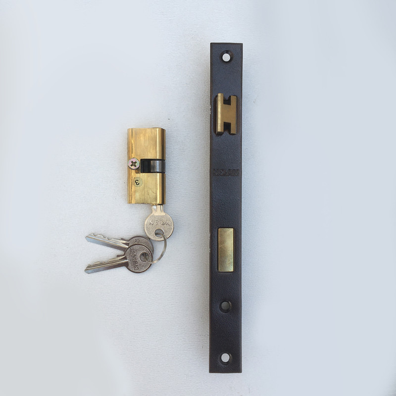 قفل در نولان مدل N54 به همراه سیلندر قفل در نولان مدل N54 به همراه سیلندر