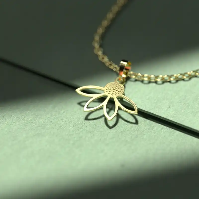 گردنبند طلا 18 عیار زنانه مدوپد مدل گل کد II2-1-1166