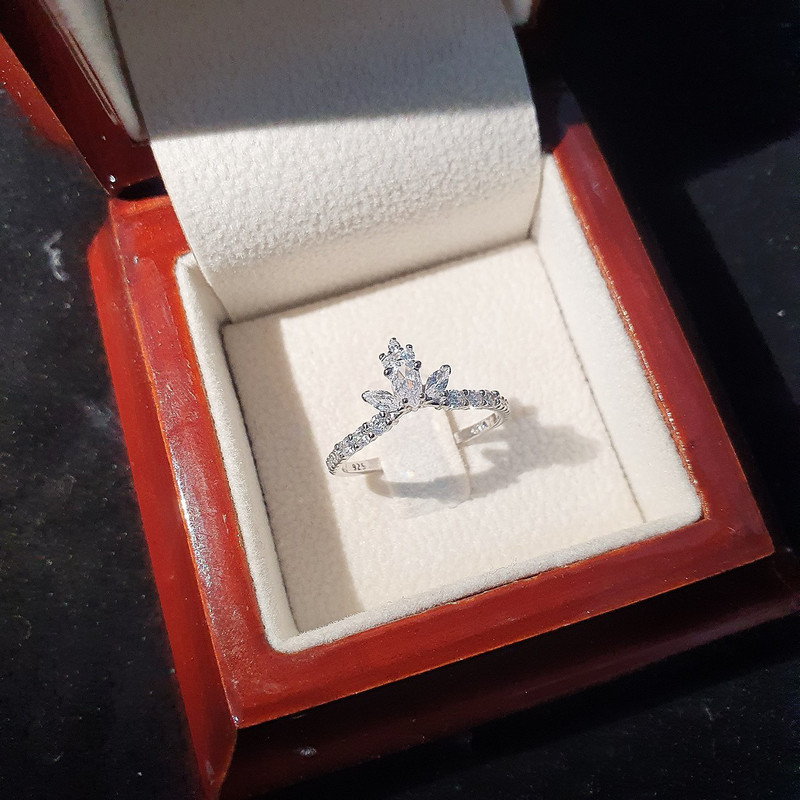 انگشتر نقره زنانه جی تی ای مدل تاج