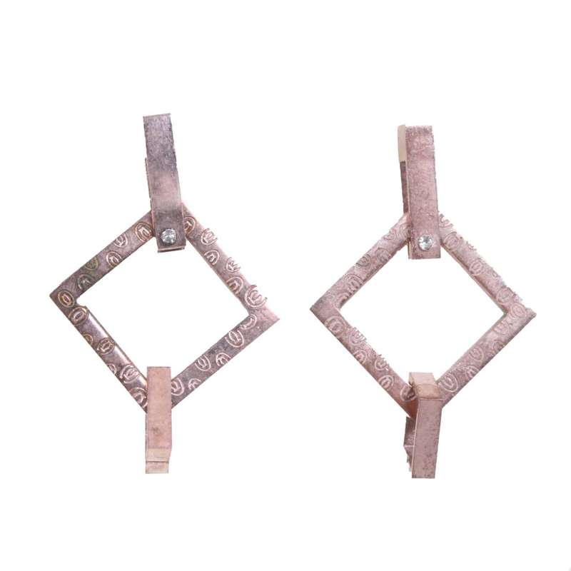 گوشواره زنانه مدل زنجیر طرح مثلث گوشواره زنانه مدل زنجیر طرح مثلث