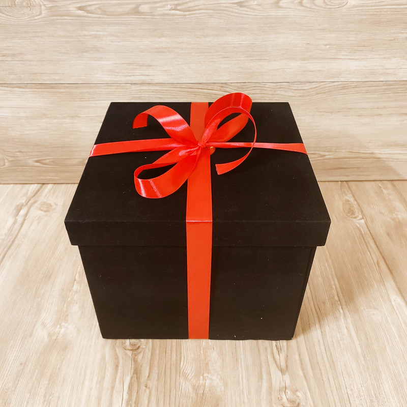 باکس گل مصنوعی گل ما مدل مانا به همراه کارت پستال