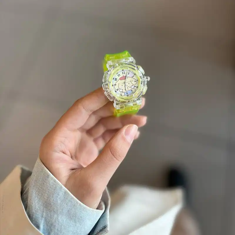 ساعت مچی عقربه ای مدل چراغ دار طرح عروسکی