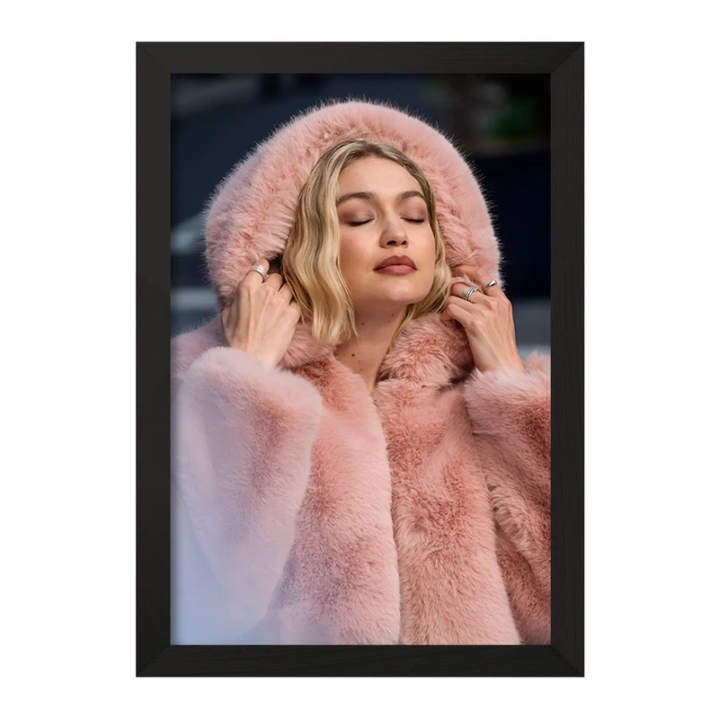 تابلو خندالو مدل جی جی حدید (Gigi Hadid) کد F10206