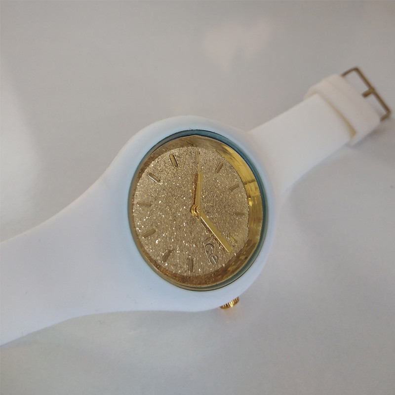 ساعت مچی عقربه ای دخترانه مدل بندسیلیکونی کد 52