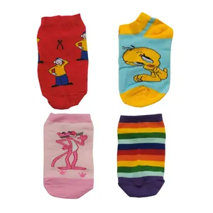 جوراب مدل طرحدار مجموعه 4 عددی