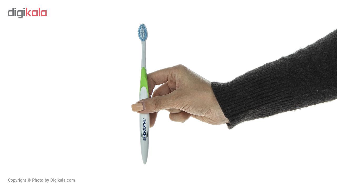 مسواک سنسوداین مدل Multicare با برس متوسط بسته دو عددی main 1 5