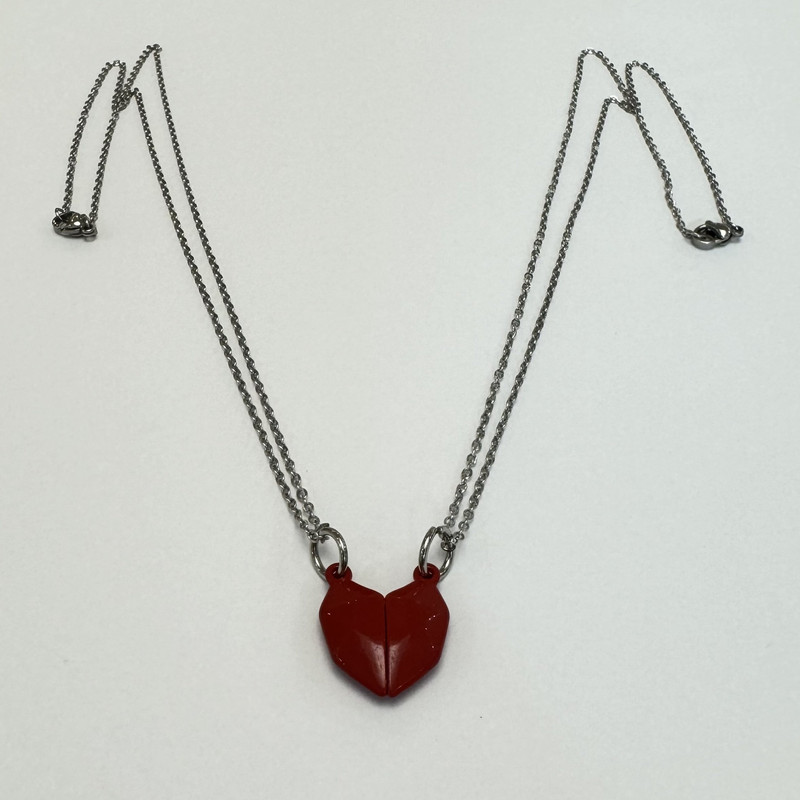 گردنبند مدل مگنتی استیل طرح قلب کریستال عاشق کد 2heart111 بسته 2 عددی