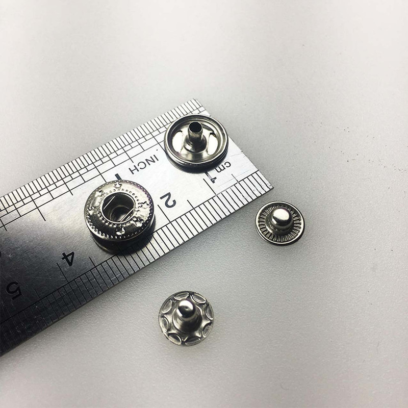 قالب سنبه دکمه میانه مدل Tem-SOM مجموعه 3 عددی