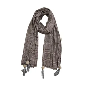 شال زنانه مدل پلیسه چهارخانه کد 007854