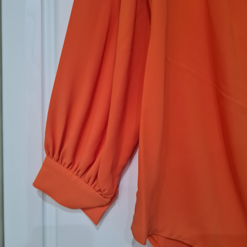 بلوز آستین بلند زنانه مدل کرپ یقه گره ای کد ۱