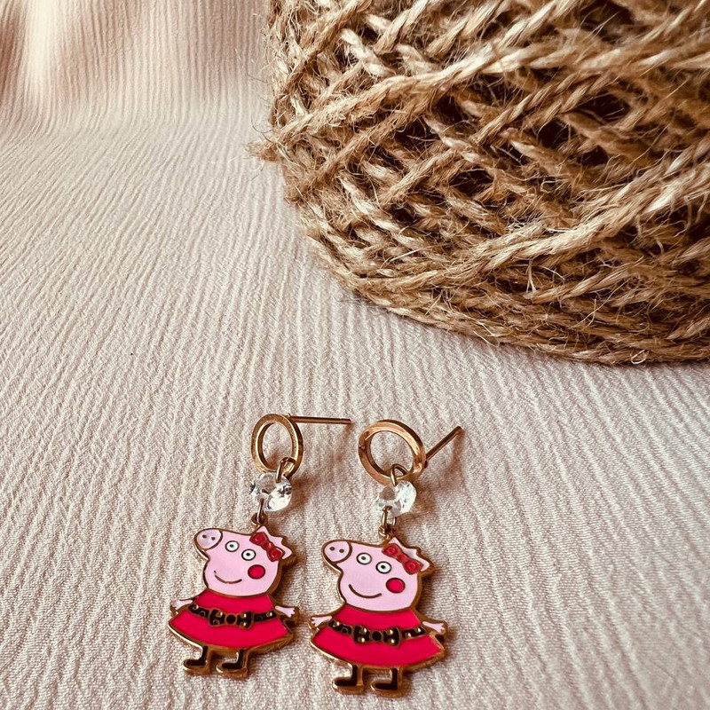 گوشواره دخترانه مدل خوک کوچولو کمربند دار