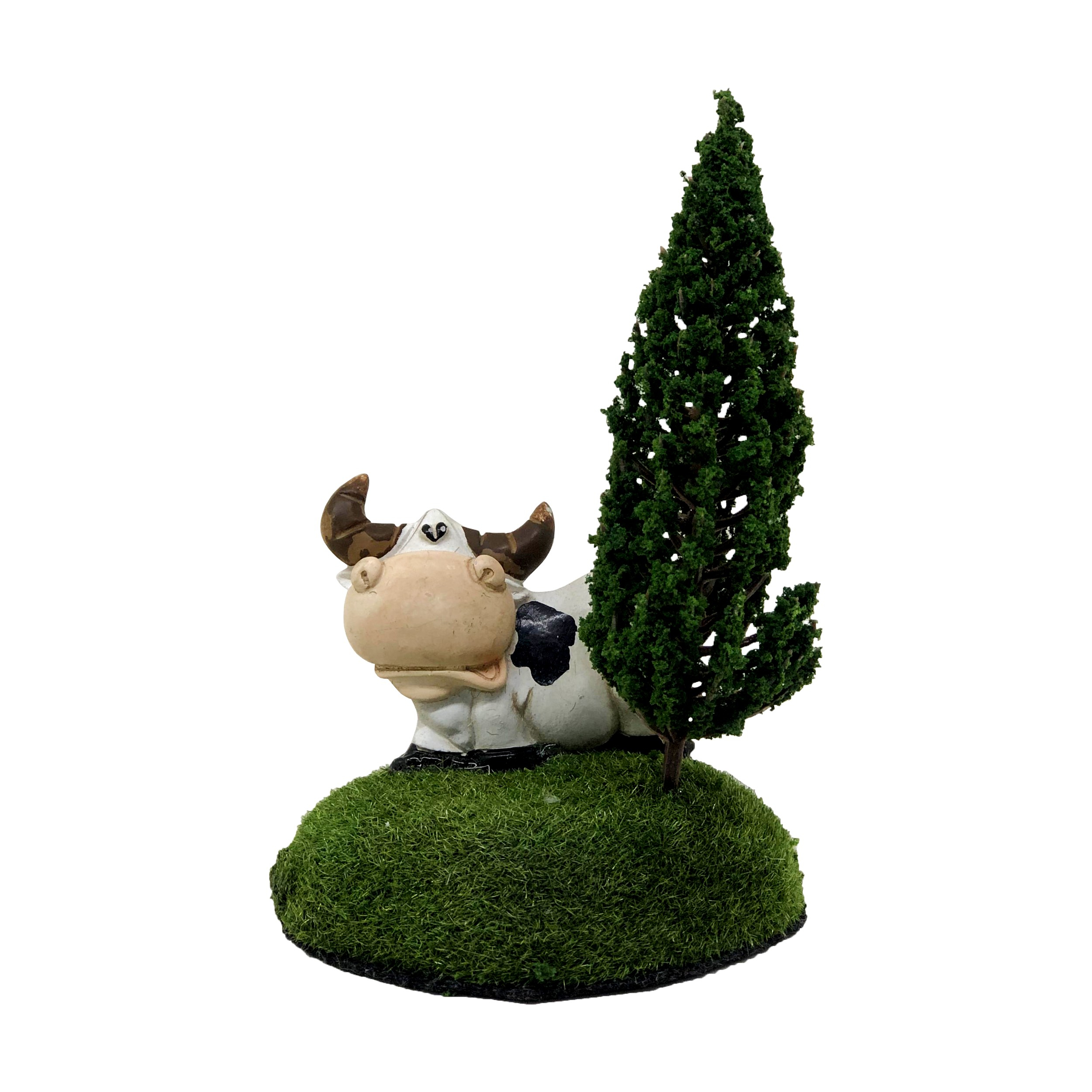 مجسمه مدل گاو و چمنزار