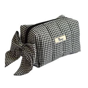 کیف لوازم آرایش زنانه مدل پاپیونی