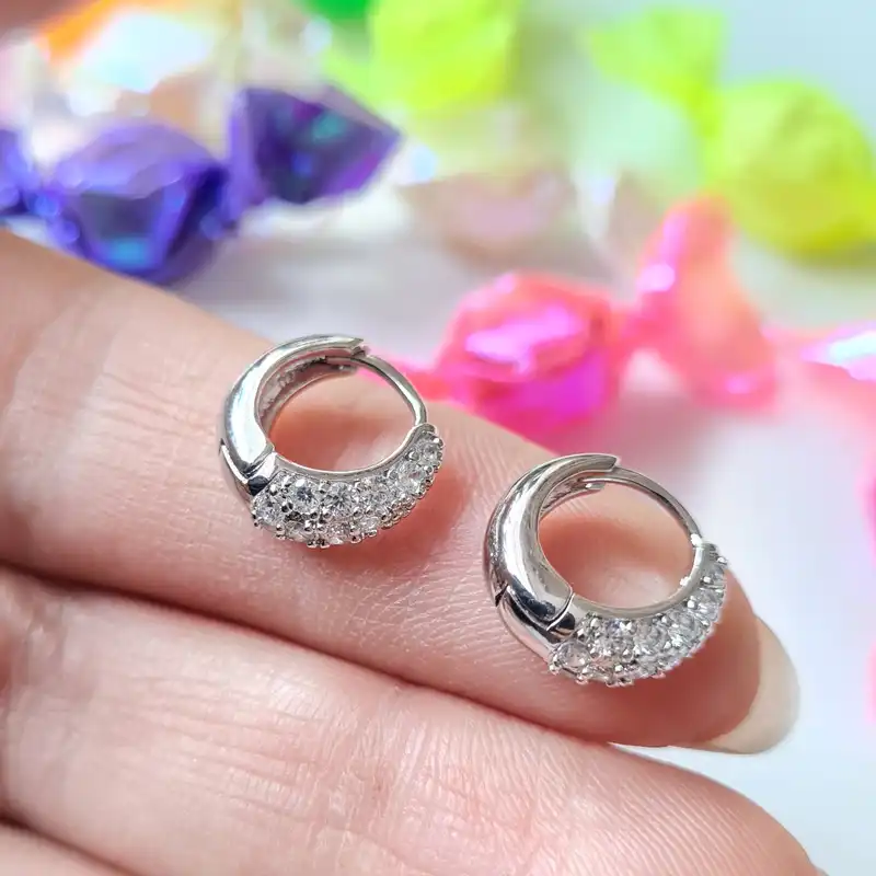 گوشواره زنانه ژوپینگ مدل نگینی