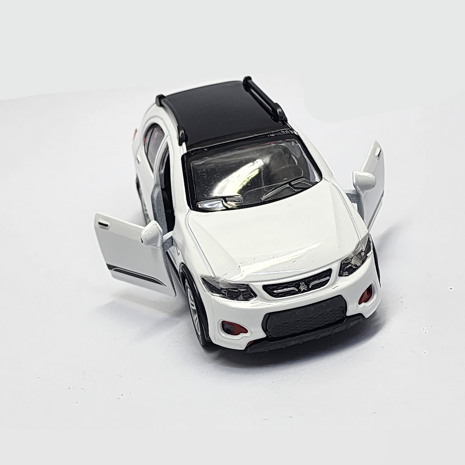 ماشین بازی مدل فلزی عقبکش کوییک R