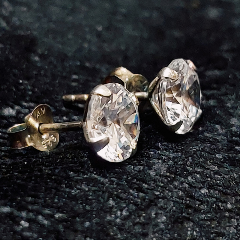 گوشواره نقره زنانه گیرا مدل G657 گوشواره نقره زنانه گیرا مدل G657