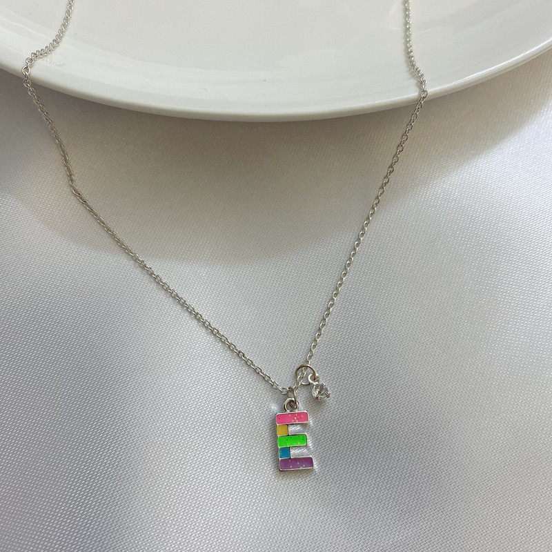 گردنبند دخترانه مدل حروف حرف E گردنبند دخترانه مدل حروف حرف E