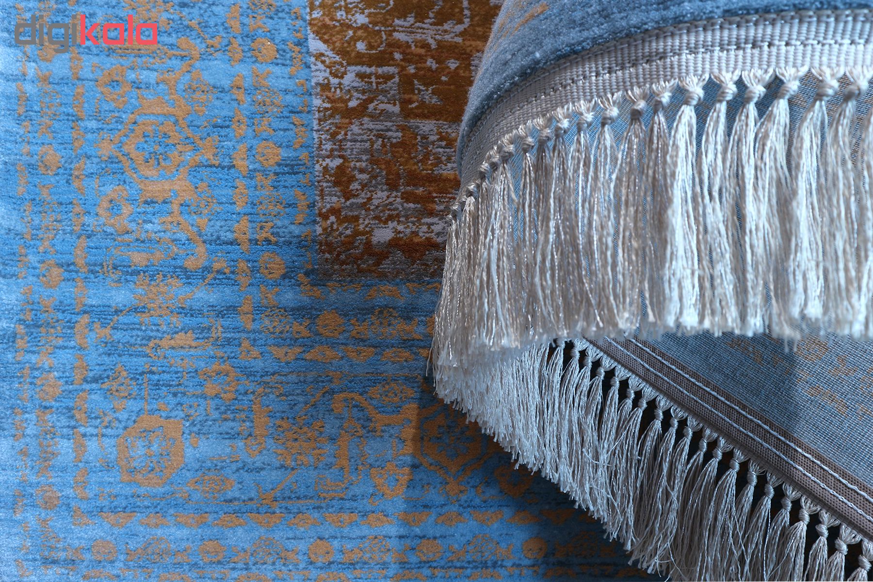 فرش ماشینی رادین طرح پتینه هریس زمینه طوسی حاشیه آبی