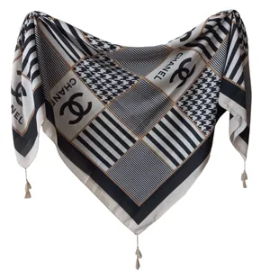 روسری زنانه شانل مدل نخی چهار خانه منگوله دار