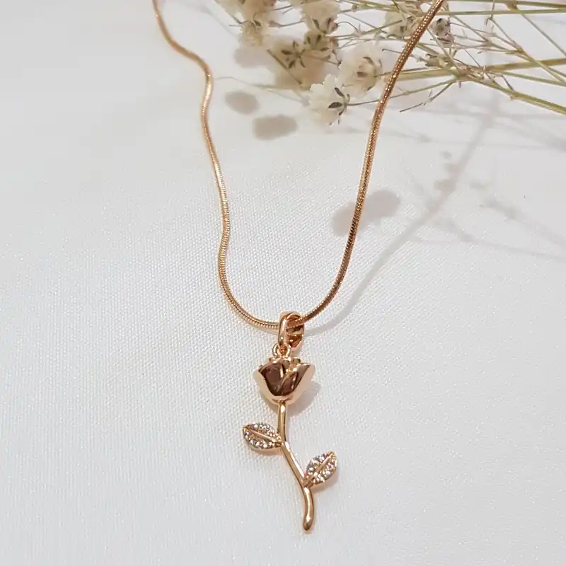 گردنبند زنانه ژوپینگ مدل گل رز نگینی کد 3467