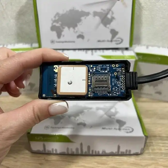 ردیاب خودرو سینوترک مدل ST-900