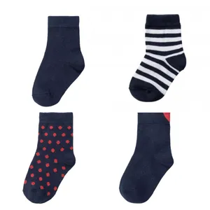 جوراب ساق کوتاه دخترانه لوپیلو مدل قلبی 1109‌ مجموعه 4 عددی