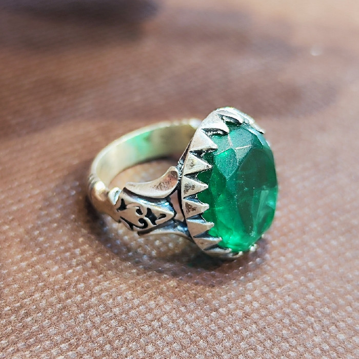 انگشتر نقره مردانه مدل سنگ زمرد کد 77 انگشتر نقره مردانه مدل سنگ زمرد کد 77
