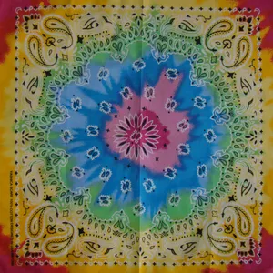 دستمال سرو گردن طرح رنگارنگ