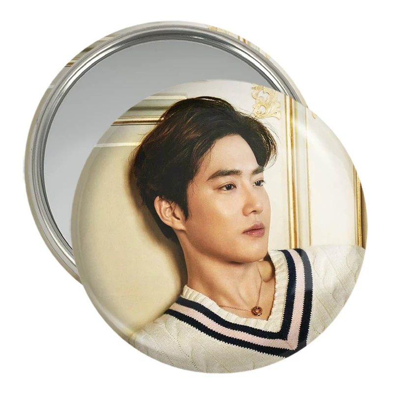 آینه جیبی خندالو مدل سوهو گروه اکسو EXO  کد 13495