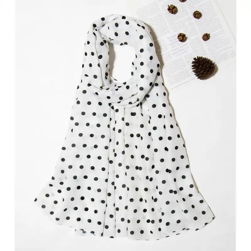 شال زنانه مدل نخ پنبه طرح خال خالی کد sar-1516