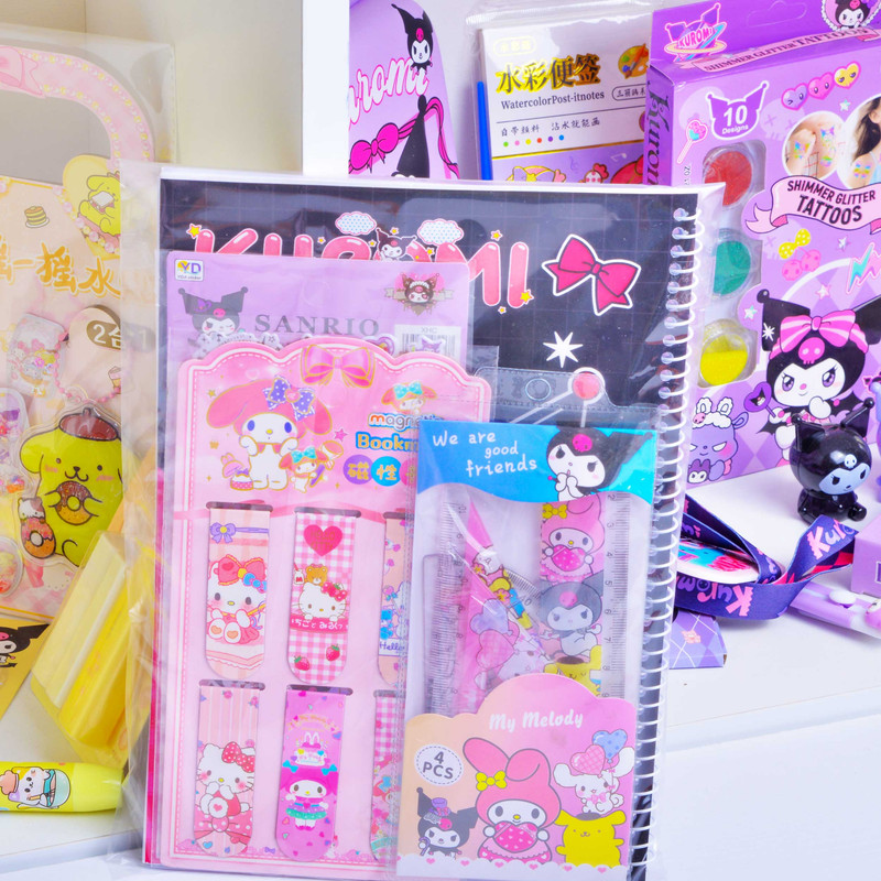 بسته لوازم تحریر مدل کرومی و گروه سانریو مجموعه 12 عددی