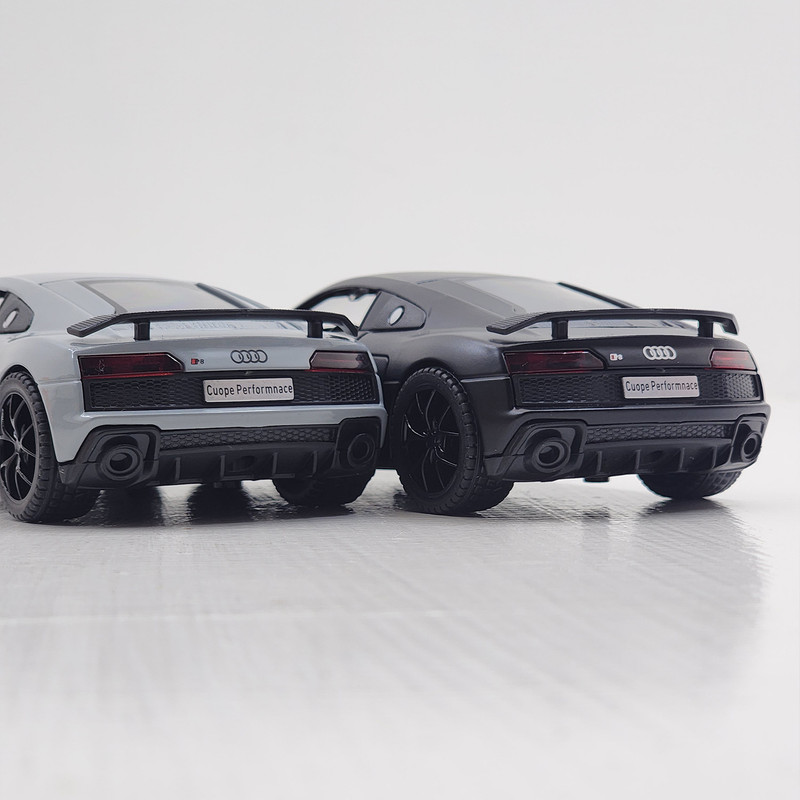 ماشین بازی ناب سل مدل موزیکال چراغ دار AUDI R8