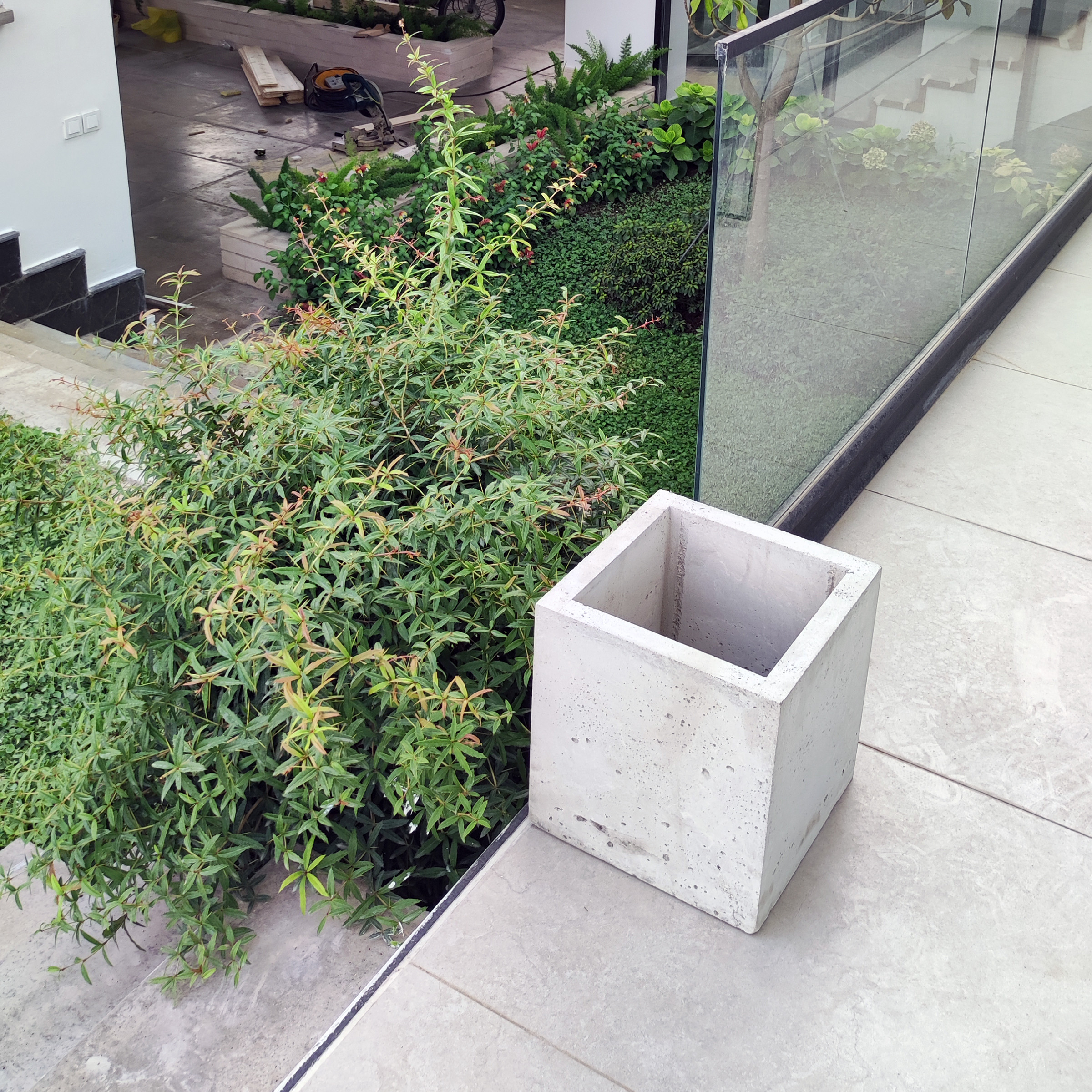 گلدان مدل بتن اکسپوز V40