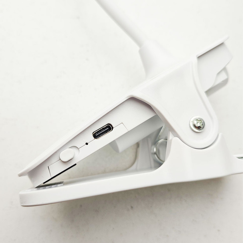 چراغ مطالعه شارژی مدل مولتی 3 حالته گیره ای طرح لمسی کد QG-0003