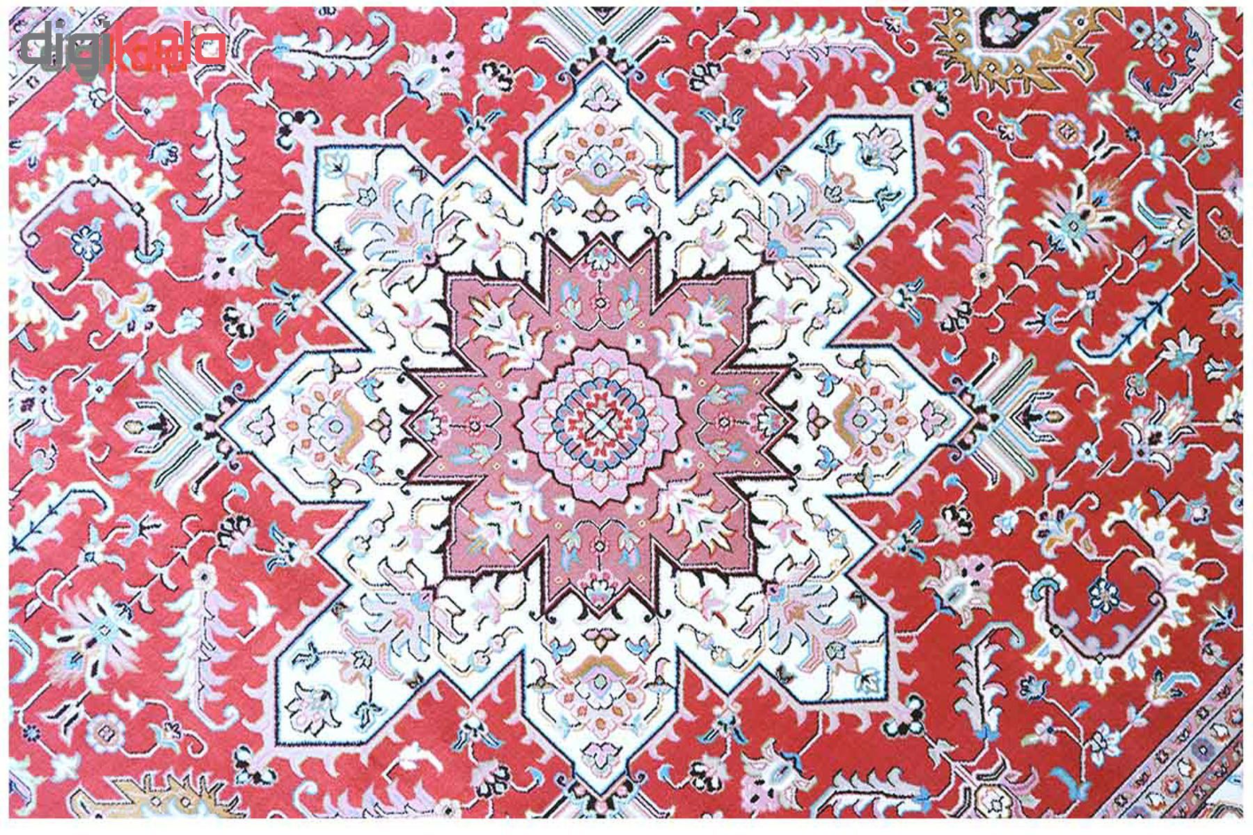 فرش ماشینی فرش رادین اصفهان طرح هریس رنگ زمینه گوجه ای