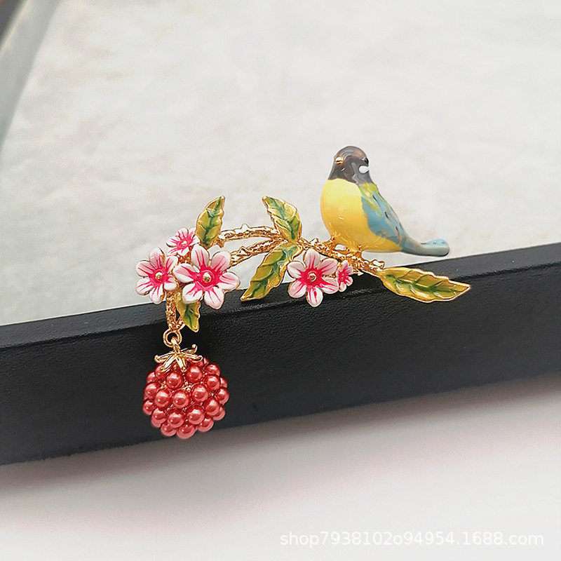 گل سینه زنانه مدل قناری کد 00920