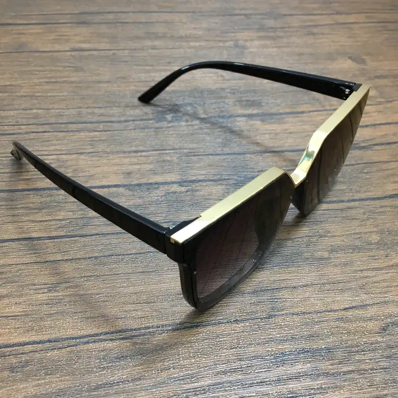 عینک آفتابی زنانه مدل ناو آ 1