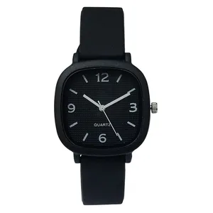 ساعت مچی عقربه‌ای کوارتز زنانه مدل بند پیو پاستیلی کد BK-1