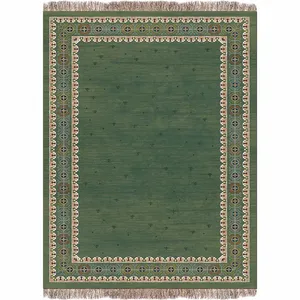 فرش ماشینی 700 شانه فرش پردیسان دلیجان زمینه و حاشیه سبز کد c1019