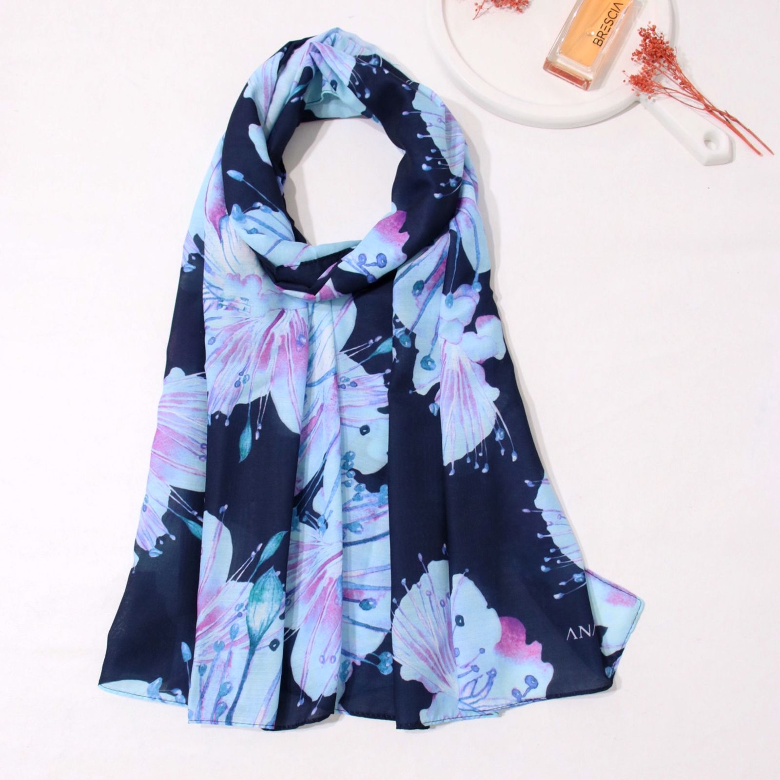 شال زنانه مدل نخی خنک گلدن کد ana-3052 -  - 3