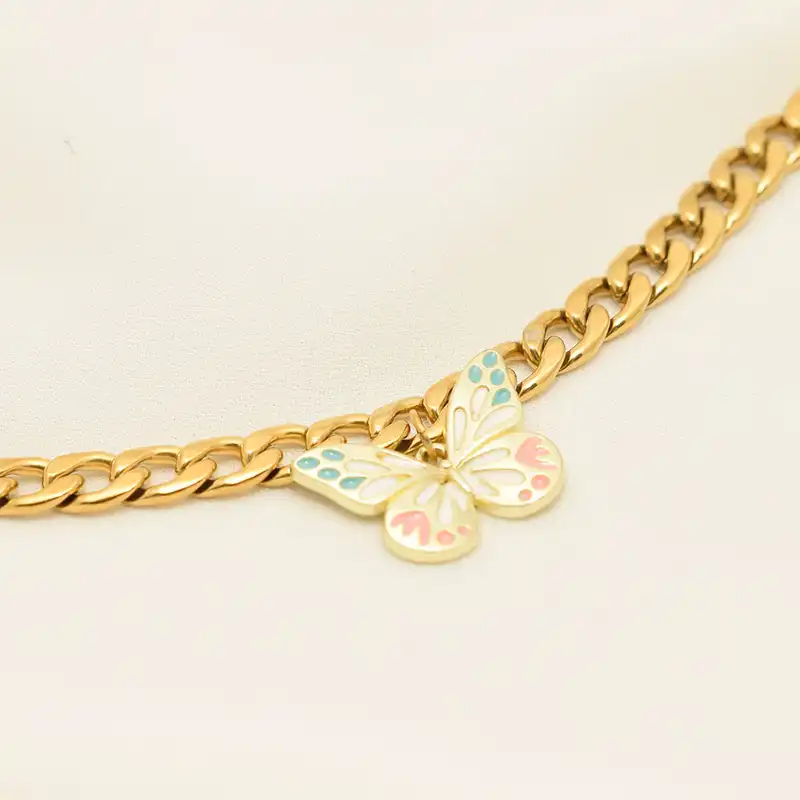 دستبند زنانه دلنار گالری مدل پروانه پاستیلی