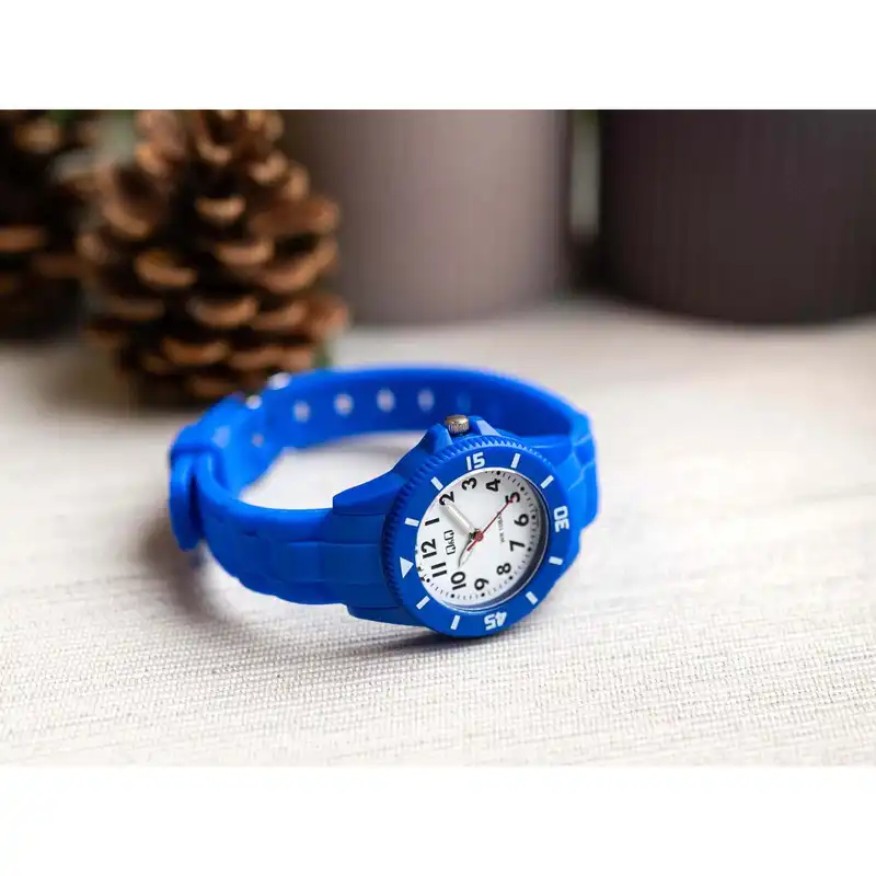 ساعت مچی عقربه ای بچگانه کیو اند کیو مدل V26A-008VY