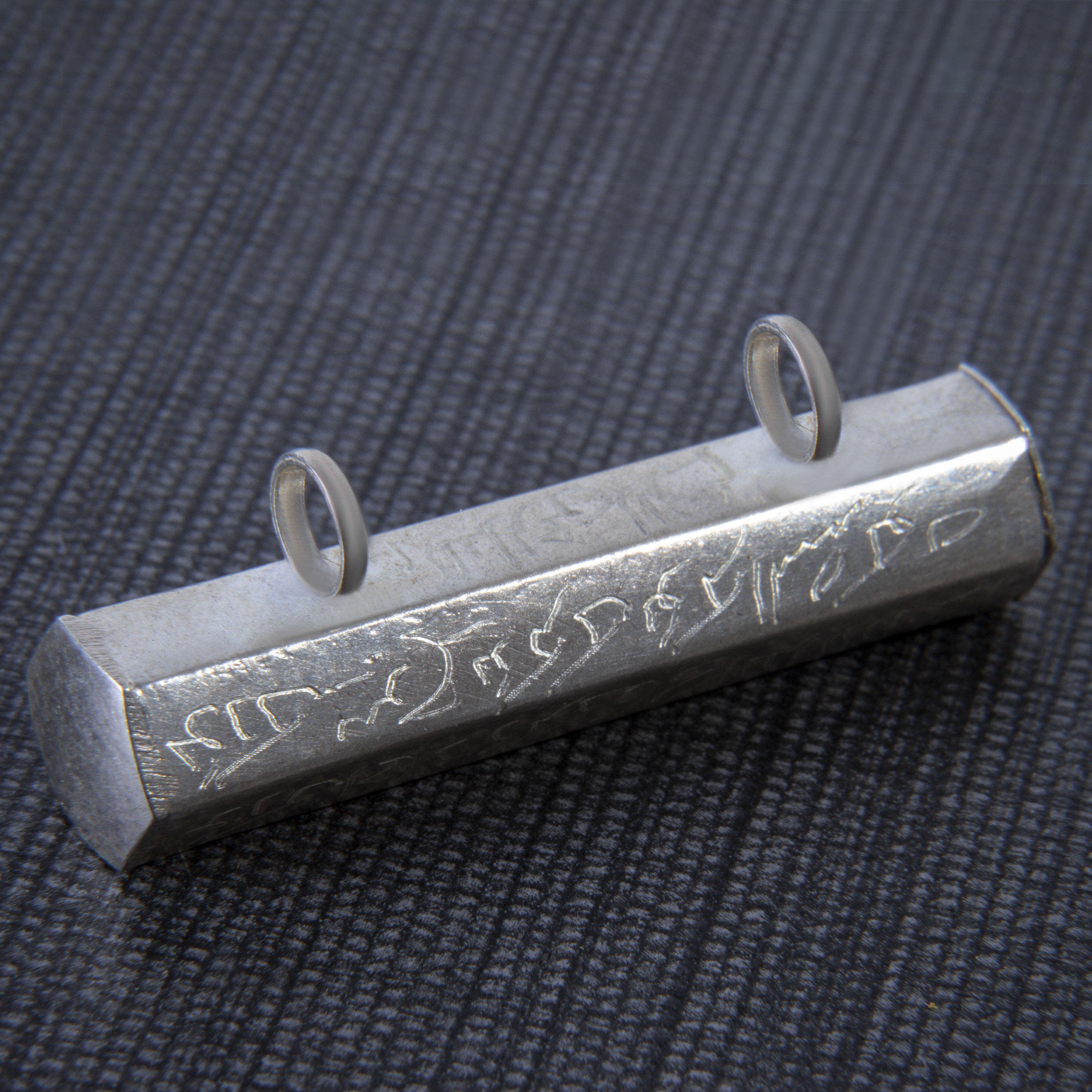 آویز گردنبند نقره بازرگانی میلادی مدل استوانه ایی در دار کد PKD_031