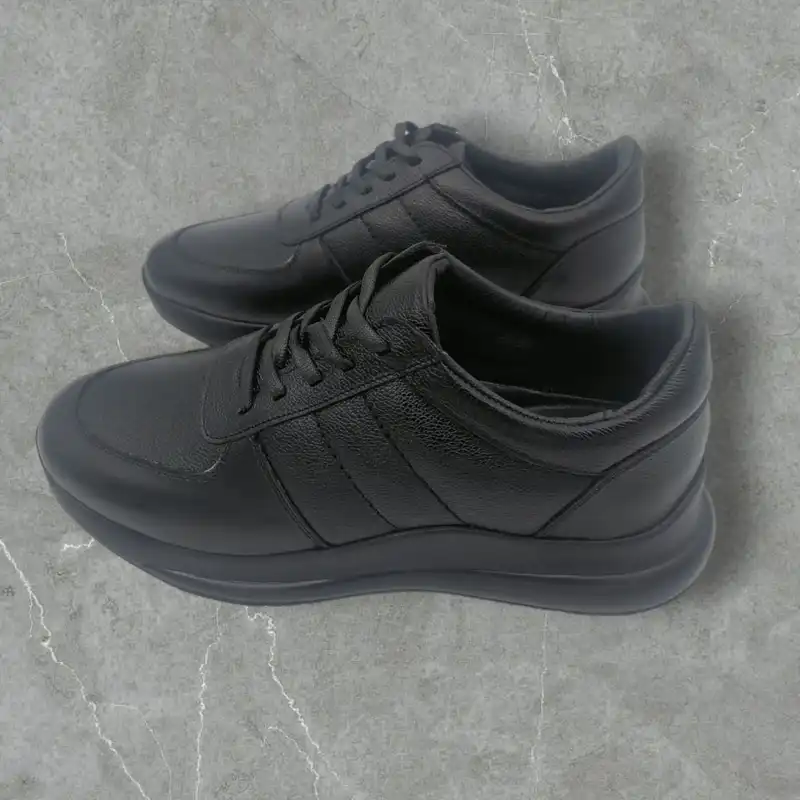 کفش روزمره زنانه ریباری مدل R1