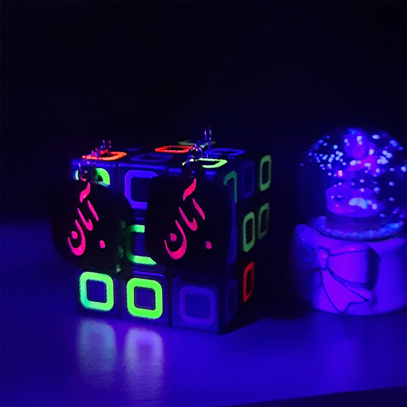 گوشواره دخترانه مدل پلکسی بلک لایت ماه تولد آبان