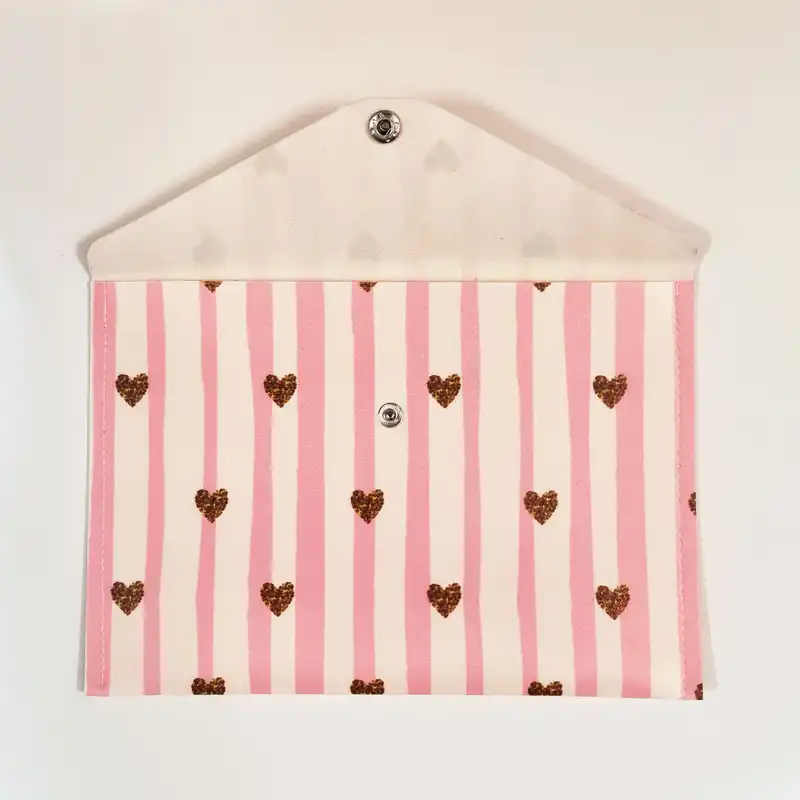 پوشه دکمه دار طرح راه راه قلبی مدل LFA251023