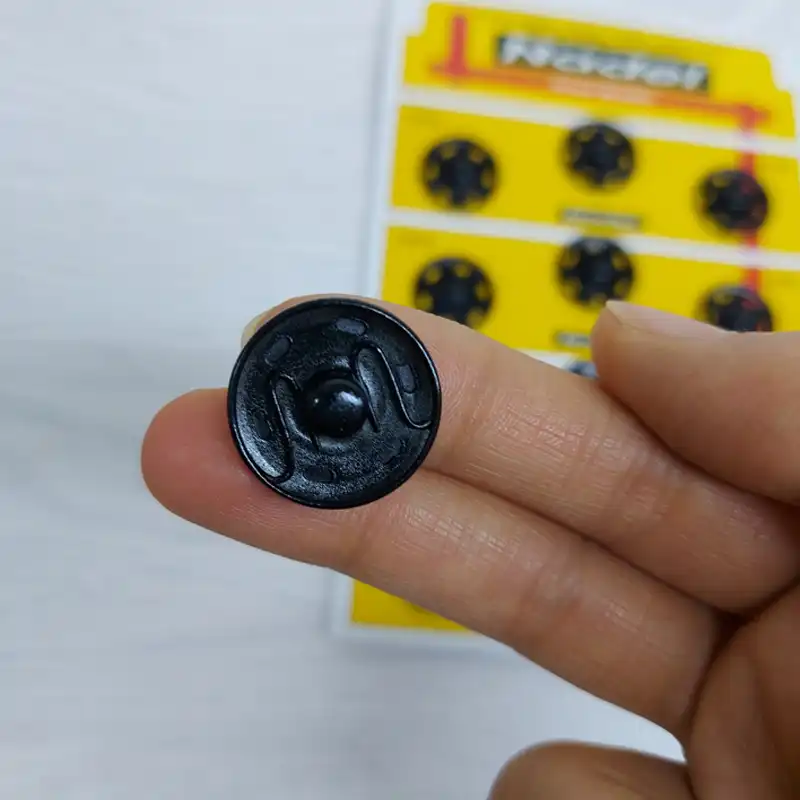 دکمه مدل فشاری فلزی بسته 12 عددی